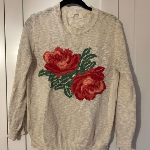 Ladies cream cotton sweater with flowers. medium.