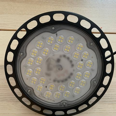 UFO LED 100w taklys til garasje/hall/bod etc.