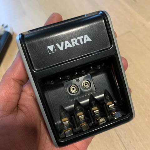 battery charger AA/AAA