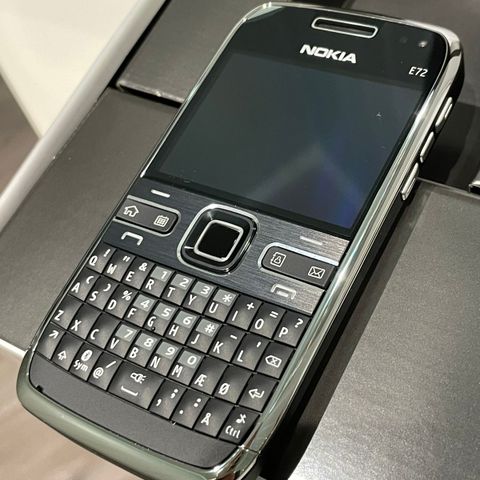 Nokia E72 NYY!