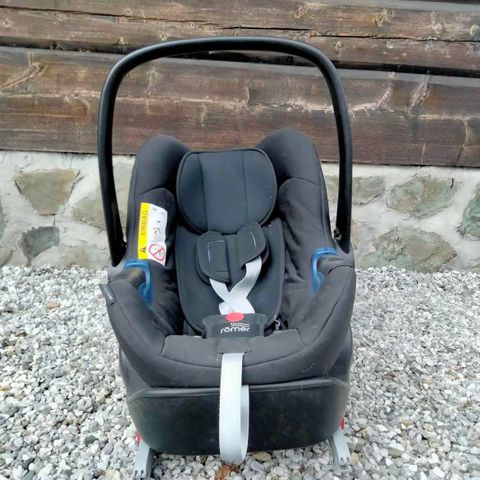 Bilstol ned isofix