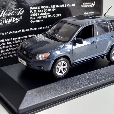 1:43 Minichamps Toyota RAV4