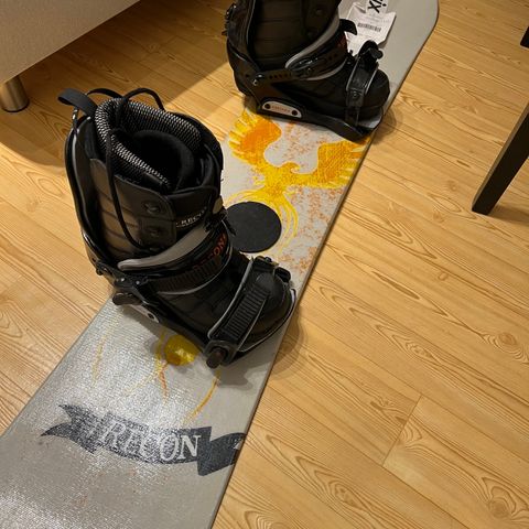 Recon Snowboard med støvler 40.5