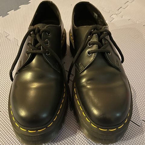 Dr Martens quad smooth leather platforms 40