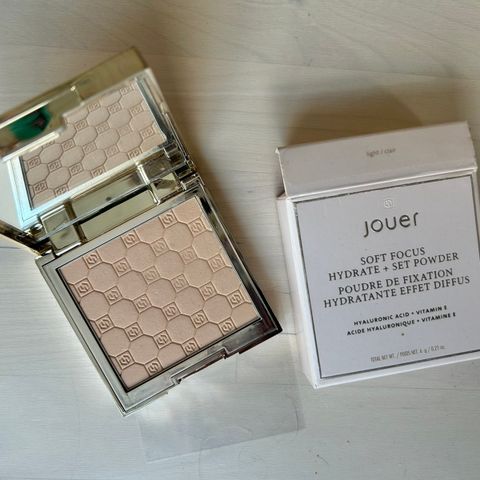 Jouer Soft Focus Hydrate and Set Powder