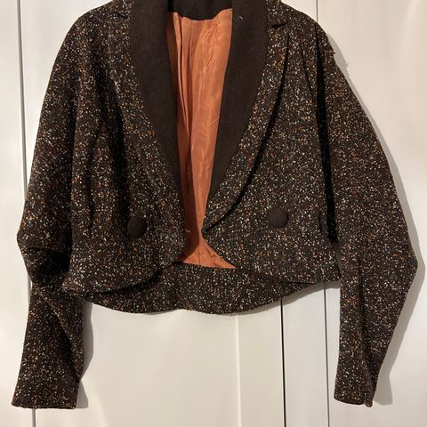 Ladies vintage brown wool cropped jacket. Medium.