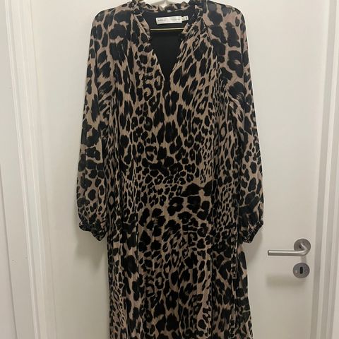 InWear kjole Leopard helt ny! Nypris 1800kr