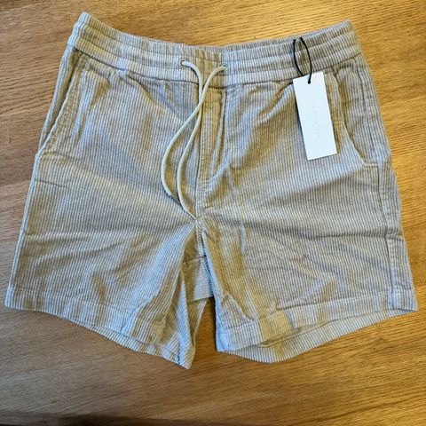 Studio total corduroy shorts - str. S, ny med lappen på