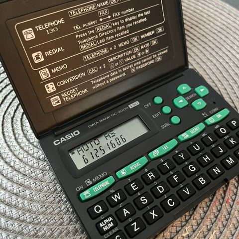 Retro «Casio Data Bank» kalkulator/telefonbok