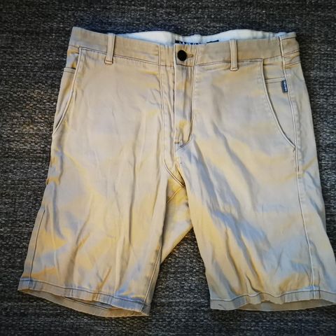 Beige kakishorts fra Winwin str M