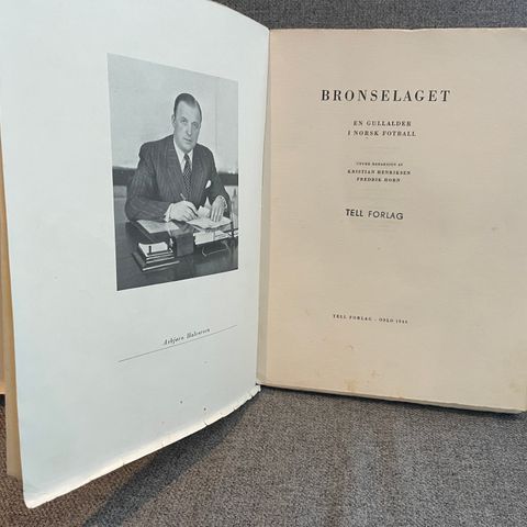 Prøveeksemplar av boken "Bronselaget" fra 1946