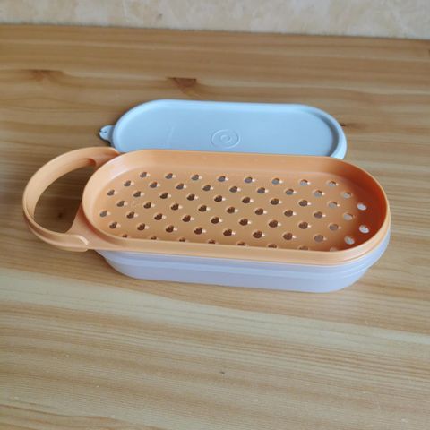 Tupperware raspeboks