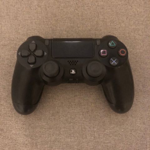 PS4 DualShock kontroller