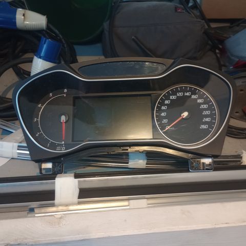 ford mondeo mk4-2010  instrument