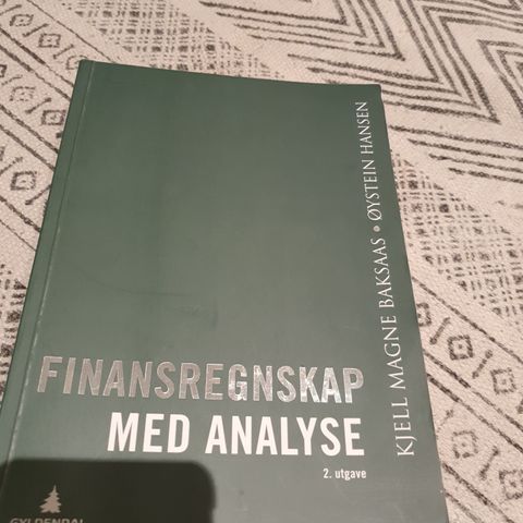 Finansregnskap med analyse