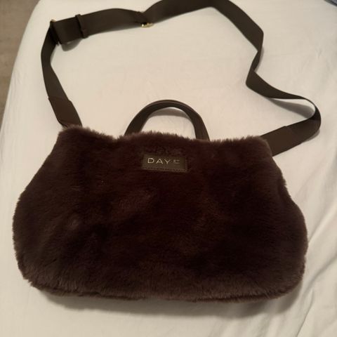 Day fluffy small bag