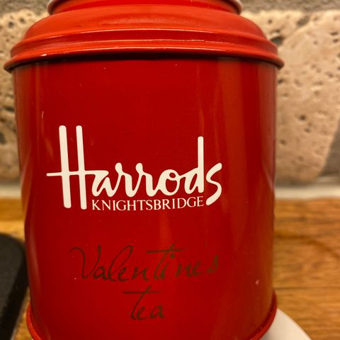 VALENTINE teboks fra Harrods