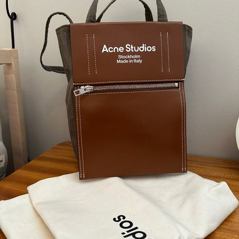 Acne Studios nylon tote veske