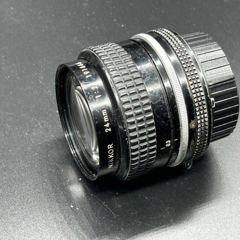 Nikon Nikkor 24 mm f/2