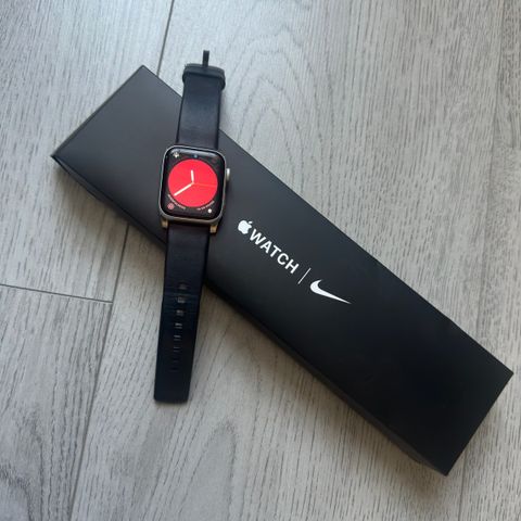 Apple Watch SE 44 mm Nike