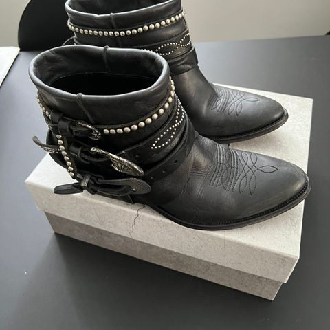 Ankel boots - Elena Iachi str: 37