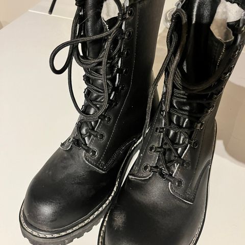 MC boots
