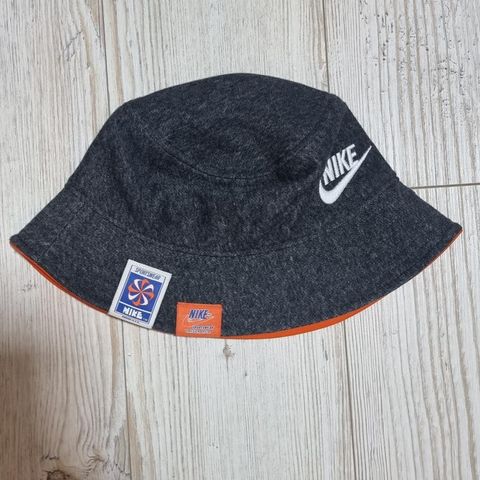 Nike bucket hat