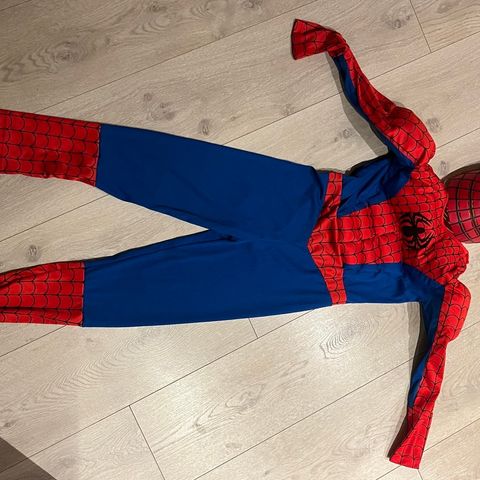 Spidermann kostyme / drakt - 5-6år