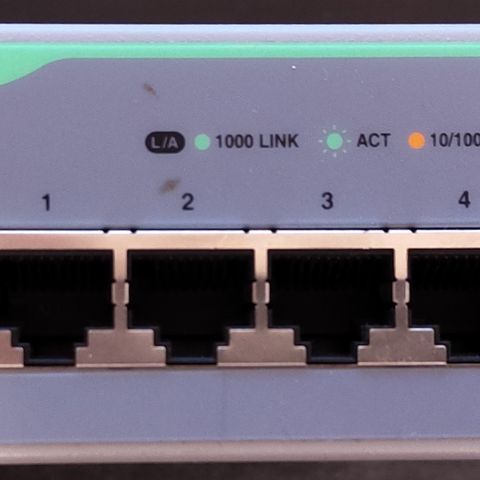 Allied Telesis AT-GS900/8 8 port Gigabit switch