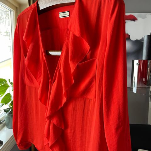 Lekker rød bluse fra Malene Birger