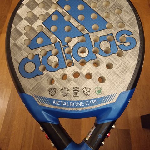 Adidas Metalbone CTRL padel racket