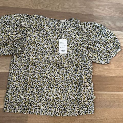 NY!! Nydelig Pomp de lux bluse/ topp str. 158/164 (12-13 år)