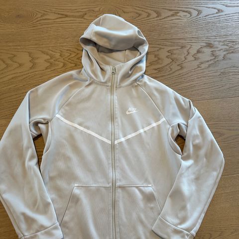 Nike Tec fleece str XL (barn)