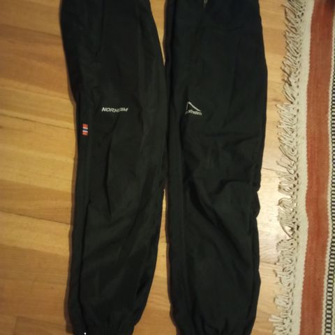 2 Norheim ski bukser flexible str.10 nesten ubrukt til salg billig