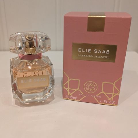 Parfyme - Elie Saab Le Parfum Essential edp 30 ml