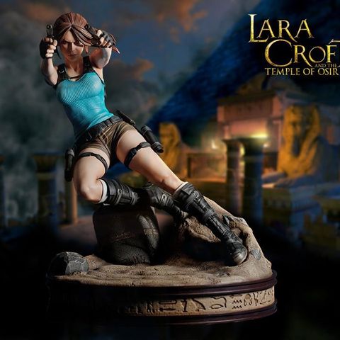 Tomb raider Lara Croft statue selges