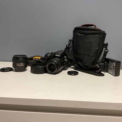 Nikon D 3100 med ekstra objektiv 1:4