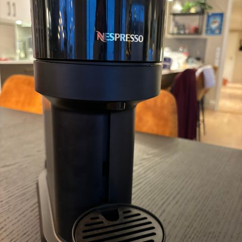 Nespresso Vertuo Next kaffemaskin med Carafel. NY PRIS!