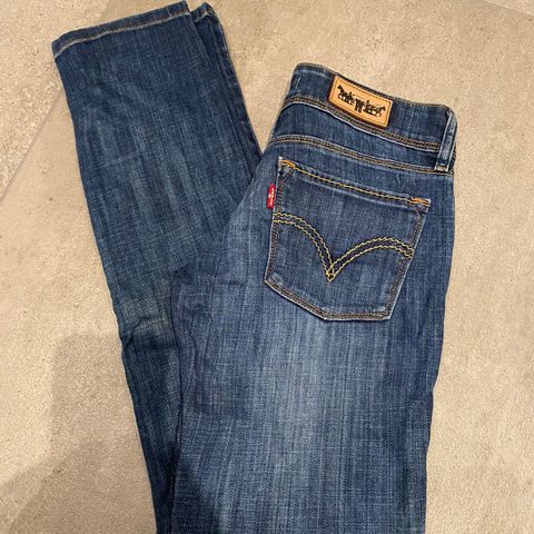 Levi’s 571 slim fit