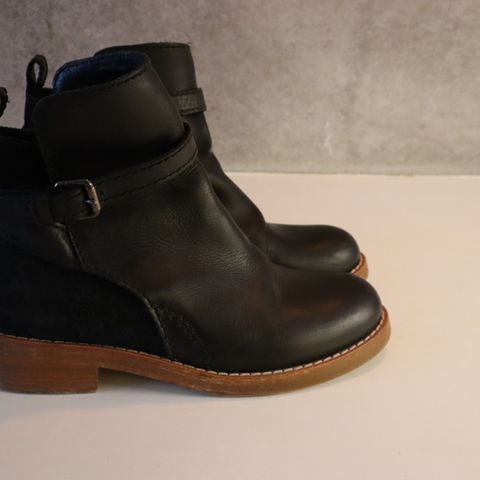 Acne boots str 36