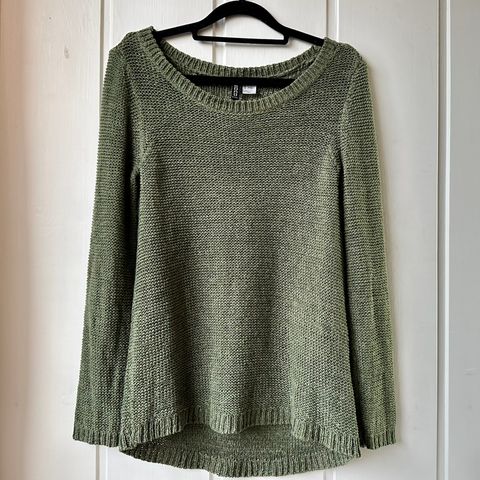 Løst strikket genser fra H&M