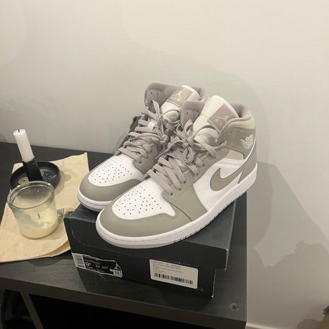 Air Jordan 1 mid light bone/linen