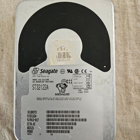 Vintage Seagate Medalist ST32122A 2GB IDE HDD 3,5"