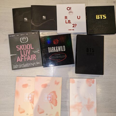 Diverse BTS album med photocards og CD til salgs
