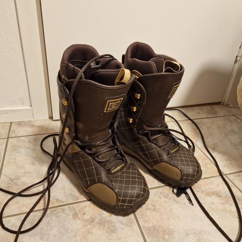 Ny pris! DC Graphix Lace boots - Snowboard støvler str 46 / us 12