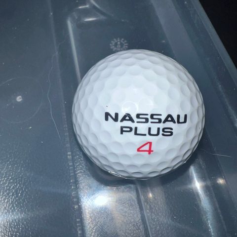 Nassau pluss golfballer 12stk.