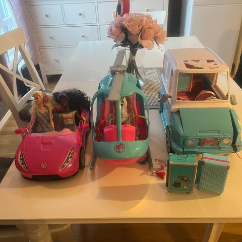 Barbie utstyr, biler og helikopter ++++