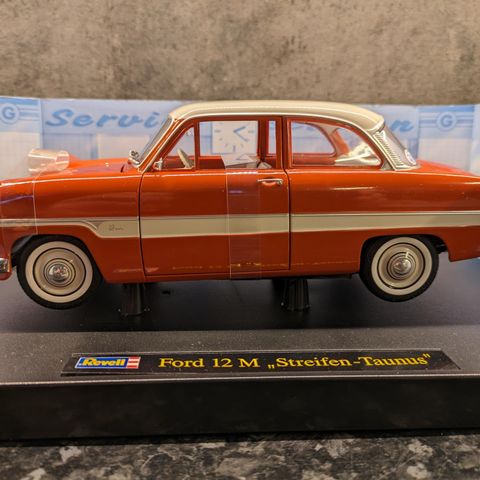 Ford Taunus 12M "Steifen Taunus" - 1960 model - Revell skala 1:18