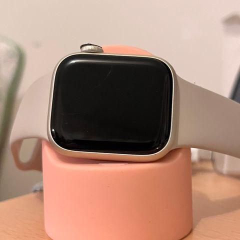 Almost New Apple Watch Bundle: Grab it Now for 6000