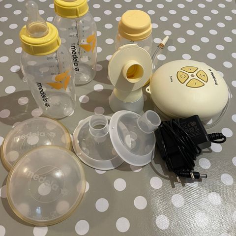 Medela Swing flex brystpumpe + ekstra deler